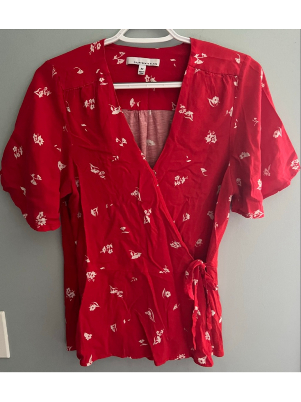 Women's FOURTEENTH PLACE Red & White Floral Wrap Blouse M
